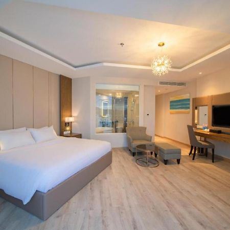 Homie Panorama Beachfront Residences Нячанг Экстерьер фото